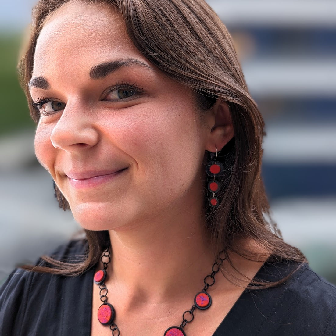 Graduated Magenta and Red Orange Necklace